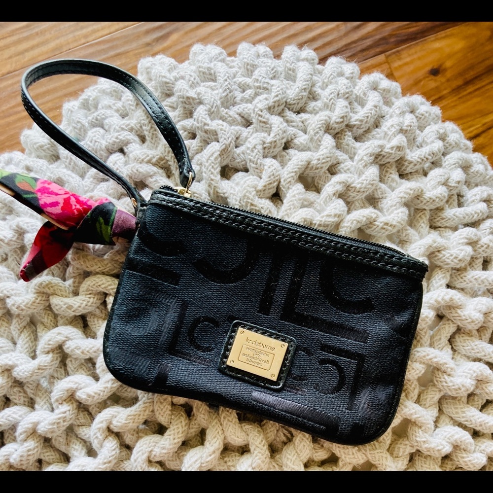 Black wristlet